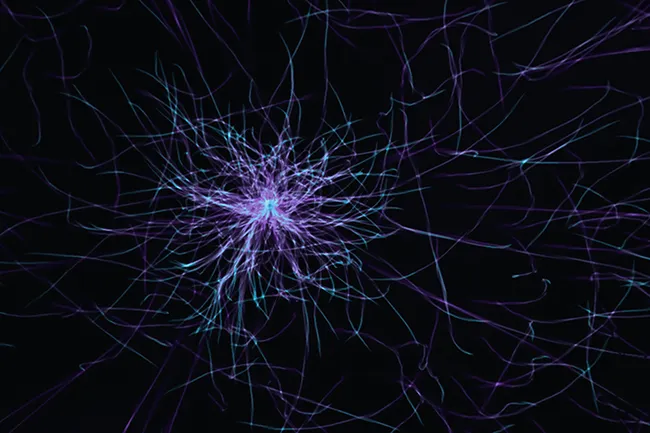 Futuristischer, leuchtender Knotenpunkt in Blau-Lila mit feinem Netzwerk auf Schwarz.